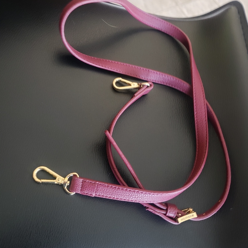 Tommy Hilfiger purse strap